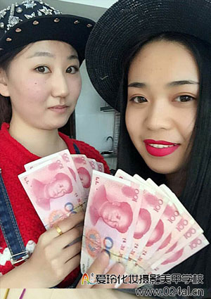 参加孔雀城商演活动